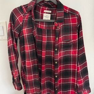 American Eagle Outfitters Red and Black Plaid Long Sleeve Shirt